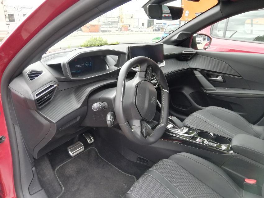 e208 Innenraum e208-Innenraum